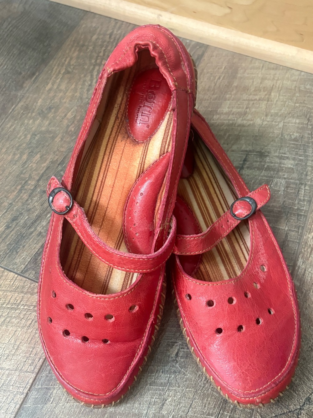 Born Red Leather Mary Jane Comfort Flats Size 9 / 40